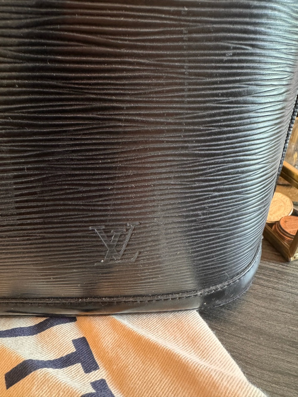 Louis Vuitton Medium Black Epi Alma Handbag - Picture 2 of 4